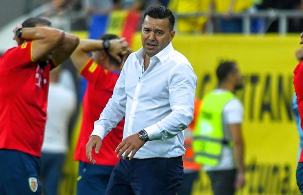 EDITORIAL Radu Paraschivescu » 7 întrebări pentru Cosmin Contra: „De ce sunt în continuare chemaţi la lot jucători blazaţi, uzaţi?”