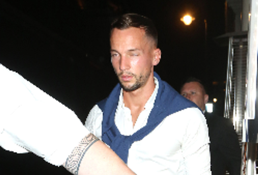 Drinkwater, bătut măr în Manchester! A încercat să agațe o tânără, dar a fost doborât de 6 bărbați!