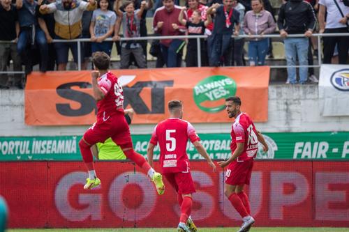 Gazdele duelului de vineri seară, dintre Dinamo - CSA Steaua, de la ora 21:30, pe Arena Națională, au decis că startul partidei să fie unul special.
