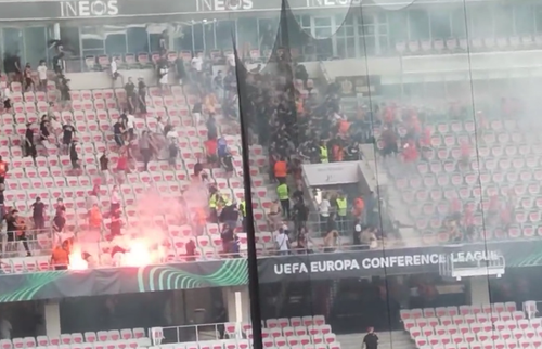 Incidente grave înaintea meciului Nice - Koln din grupa D de Conference League. Rareș Ilie (19 ani, extremă stânga) e rezervă la francezi în partida al cărei start a fost amânat.