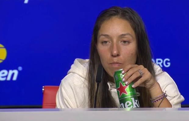 Moment inedit la US Open » A pierdut cu Swiatek și s-a consolat cu bere la conferință: „Mă ajută să trec peste eșec”