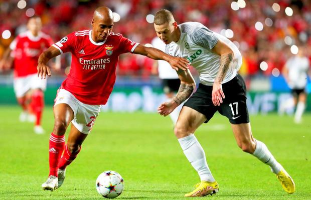 Incredibilă accidentare pentru un fotbalist de origine română. Stă 6 luni, după ce s-a rupt la debutul în Liga Campionilor!