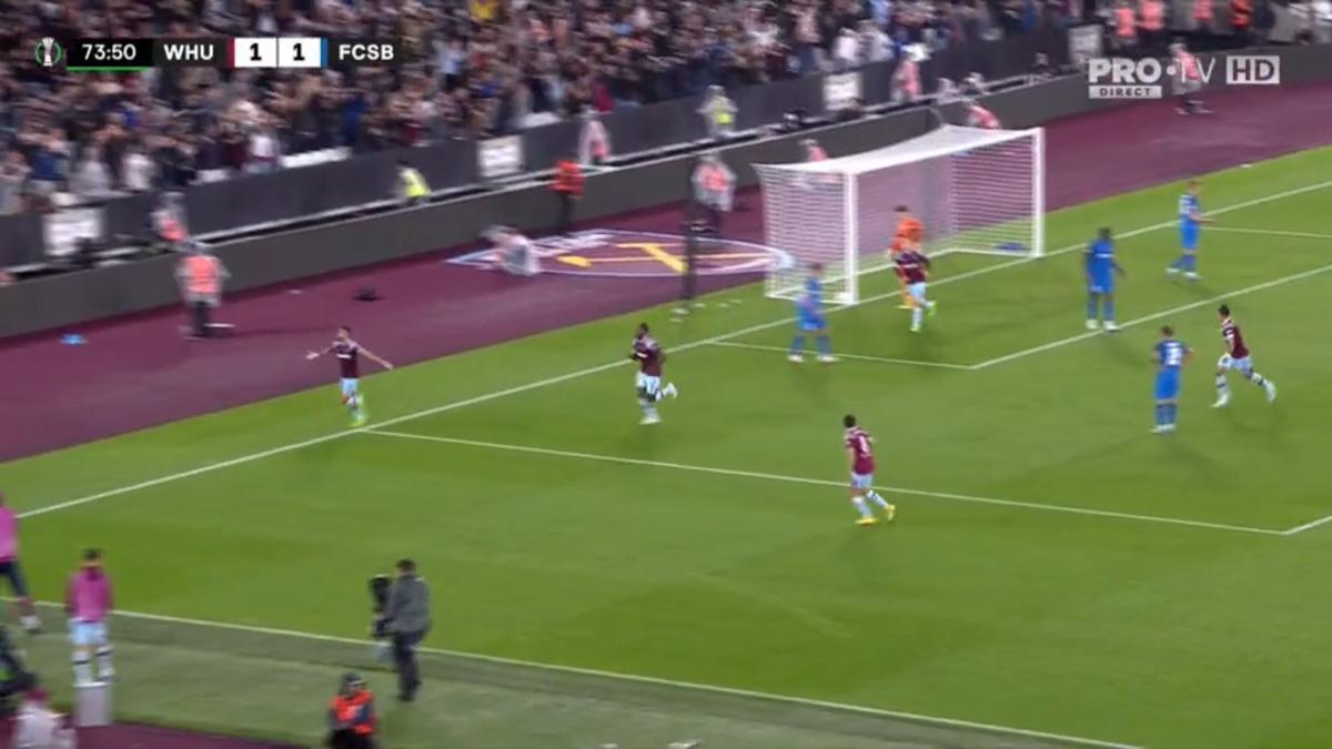 Tavi Popescu a comis-o la 5 minute de la intrarea pe teren! Gafă decisivă în West Ham - FCSB