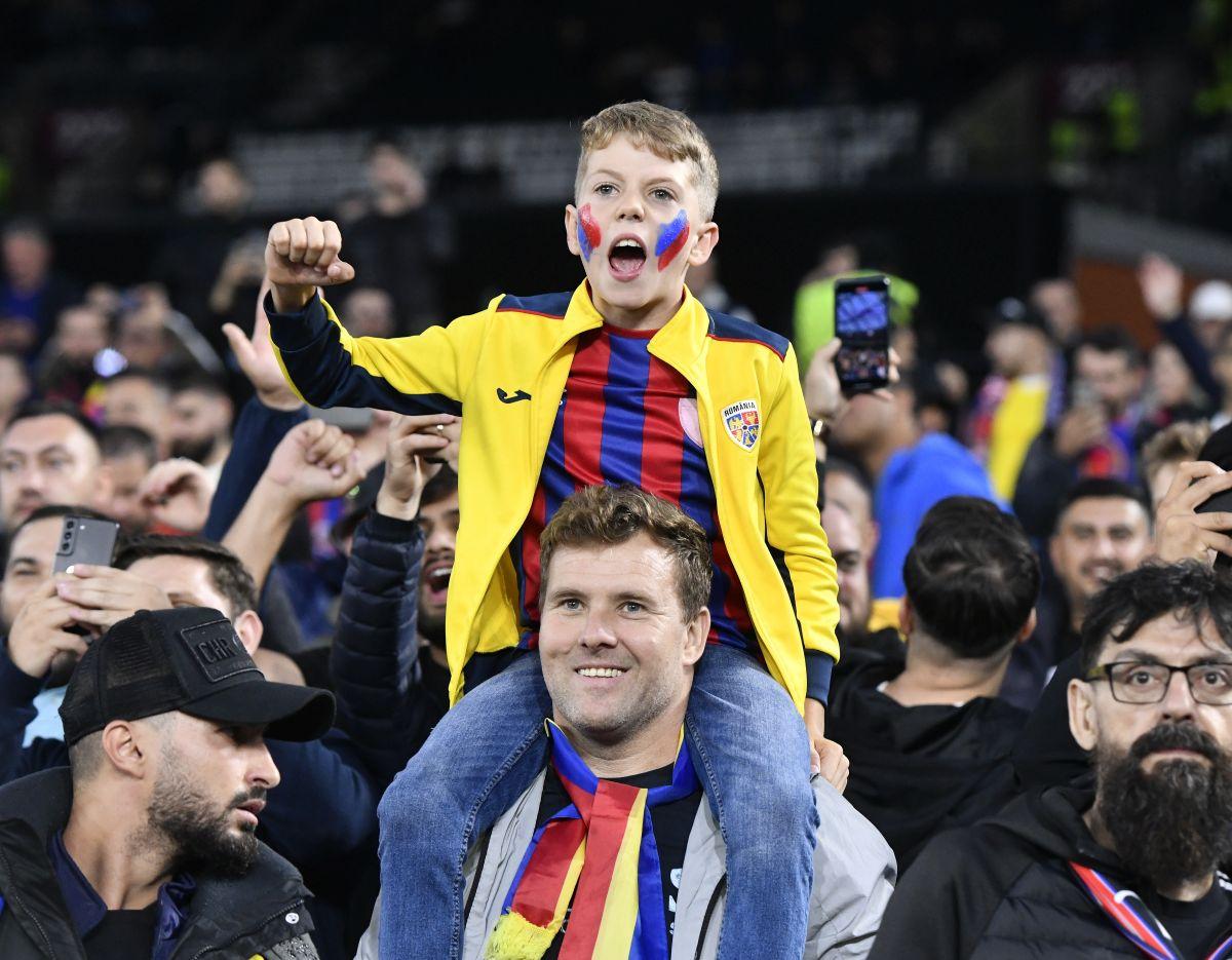 Silence pentru Regină » Imagini emoționante cu momentul de reculegere de pe London Stadium: mii de oameni în lacrimi