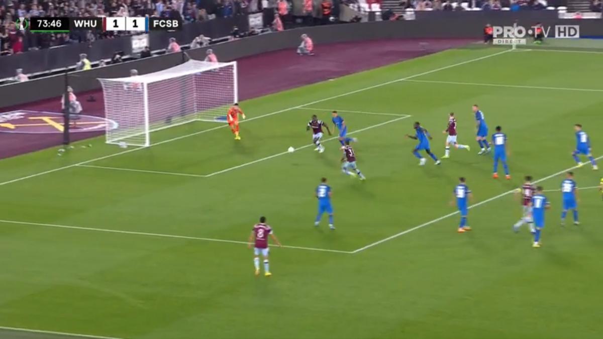 Tavi Popescu a comis-o la 5 minute de la intrarea pe teren! Gafă decisivă în West Ham - FCSB
