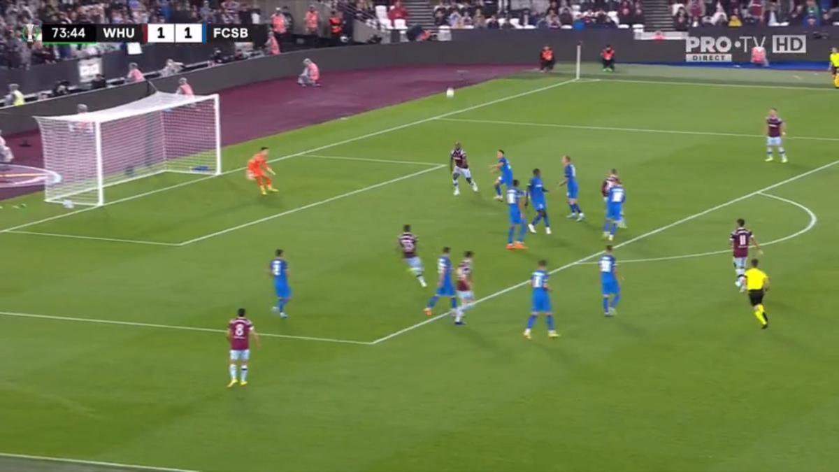 Tavi Popescu a comis-o la 5 minute de la intrarea pe teren! Gafă decisivă în West Ham - FCSB