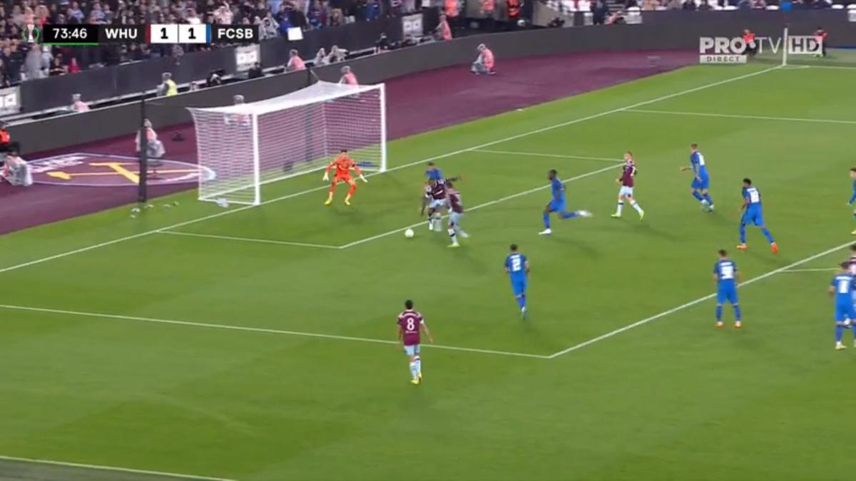 Tavi Popescu a comis-o la 5 minute de la intrarea pe teren! Gafă decisivă în West Ham - FCSB