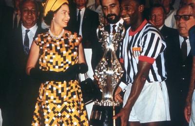 Marele Pele, amintire emoționantă cu Regina Elisabeta a II-a: „Atunci am întâlnit-o în persoană” » Mourinho a uitat de eșecul din Europa League: „Marea Britanie e casa mea”