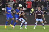 „Ciocănari” o repriză, „ciocăniți” la final! FCSB pierde pe terenul lui West Ham după 70 de minute eroice