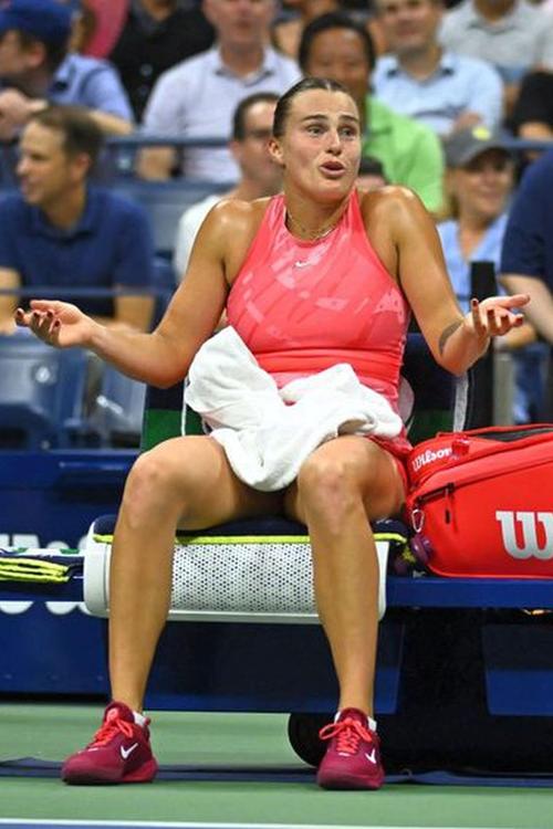 Scene nemaivăzute
https://www.gsp.ro/sporturi/tenis/aryna-sabalenka-criza-nervi-semidinala-us-open-710536.html?utm_medium=intern&utm_source=top-stories&utm_campaign=stories-link