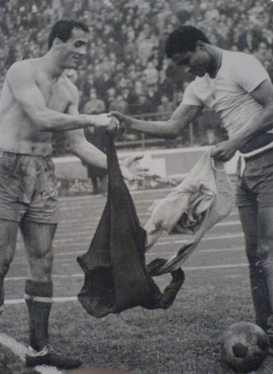 Alături de legenda Benficăi și a Portugaliei, inegalabilul Eusebio Mesajul de suflet al lui Marius Șumudică pentru legenda Rapidului: „Răspunsul marelui Eusebio”