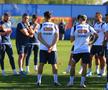 Mircea Lucescu i-a luat tare pe „tricolori” la antrenament: „Hai, prietenii mei, că n-am venit să stăm pe bancă!”