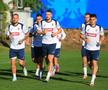 Mircea Lucescu i-a luat tare pe „tricolori” la antrenament: „Hai, prietenii mei, că n-am venit să stăm pe bancă!”