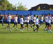 Mircea Lucescu i-a luat tare pe „tricolori” la antrenament: „Hai, prietenii mei, că n-am venit să stăm pe bancă!”