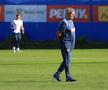 Mircea Lucescu i-a luat tare pe „tricolori” la antrenament: „Hai, prietenii mei, că n-am venit să stăm pe bancă!”