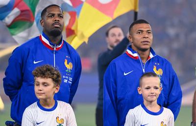 Discurs tăios în vestiarul Franței după înfrângerea cu Italia » Mbappe și Griezmann, reduși la tăcere