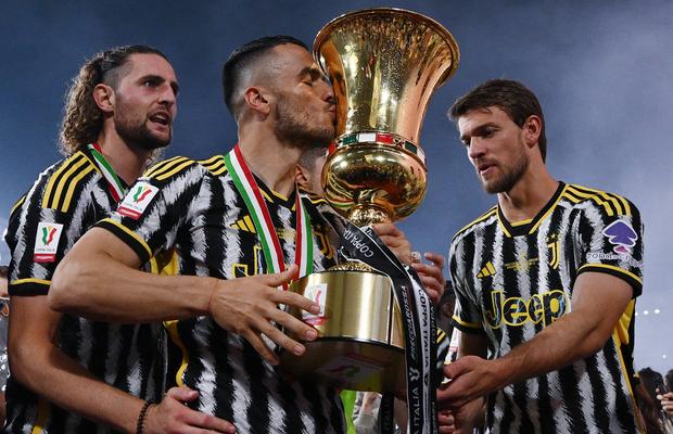 Jose Mourinho, o nouă mutare neașteptată » Jucătorul lui Juventus se transferă la Fenerbahce