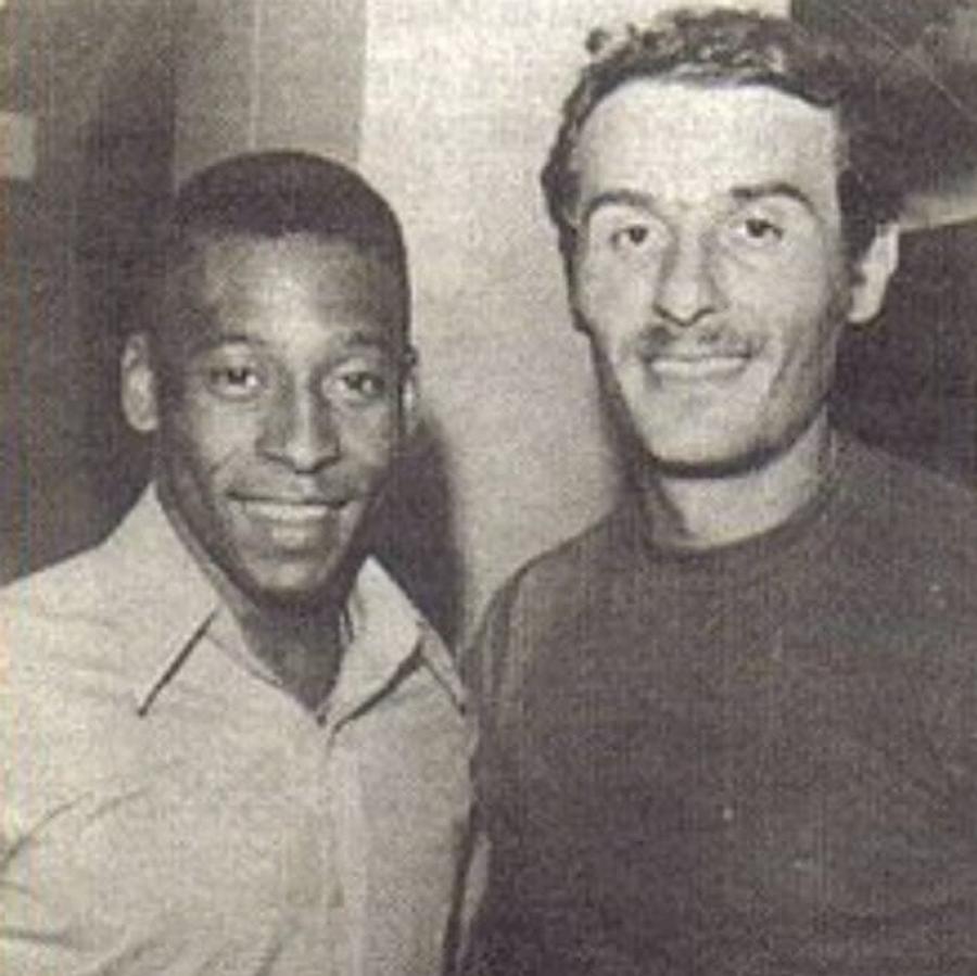 Dan Coe alături de marele Pele Mesajul de suflet al lui Marius Șumudică pentru legenda Rapidului: „Răspunsul marelui Eusebio”