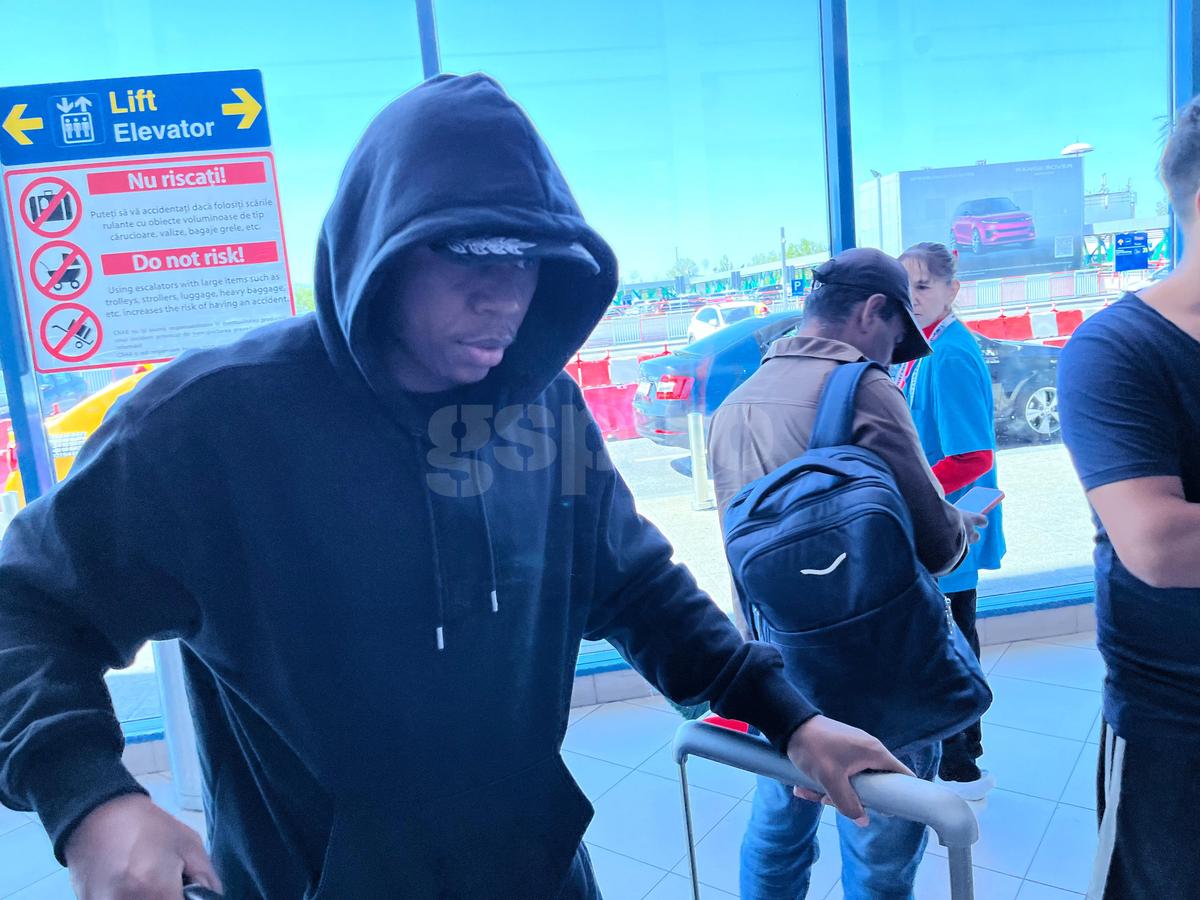 Clinton N'Jie, noul jucător de la Rapid, a ajuns la București