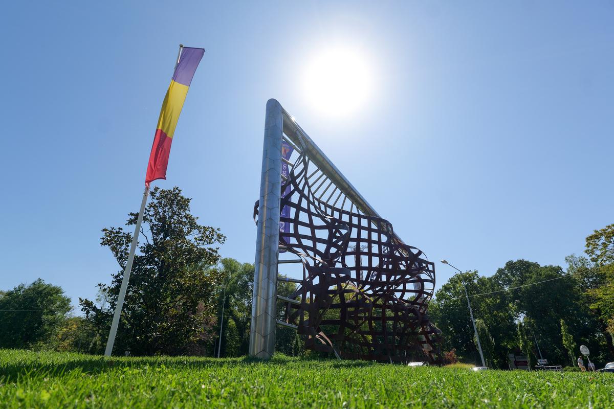 Generația de Aur are statuie în fața Arenei Naționale