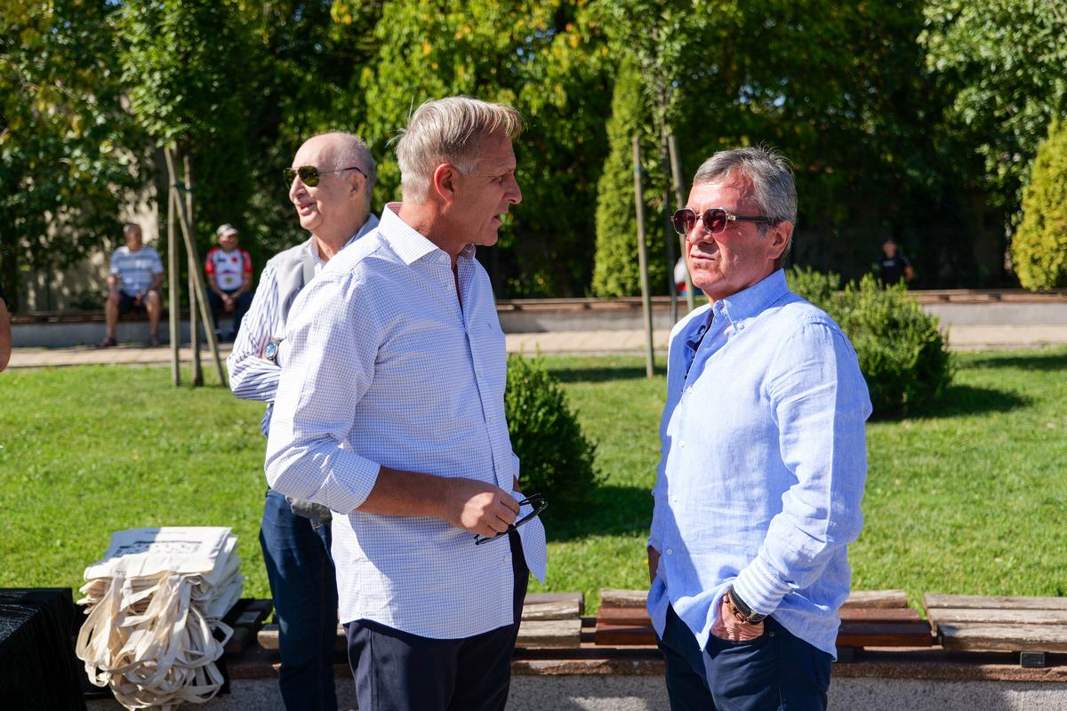 „Să ne faceți statuie!” » 26 de ani mai târziu, dorința lui Gică Hagi a fost îndeplinită! Monumentul a fost inaugurat astăzi