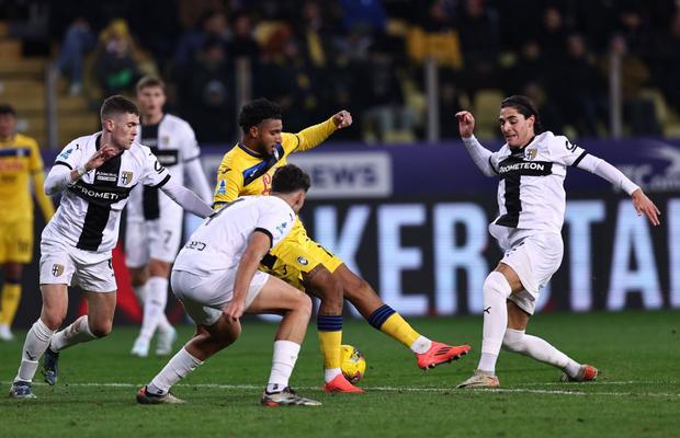 Fundașul pe care Chivu îl ținea rezervă la Parma, out din Serie A! » Internaționalul a fost împrumutat în Turcia