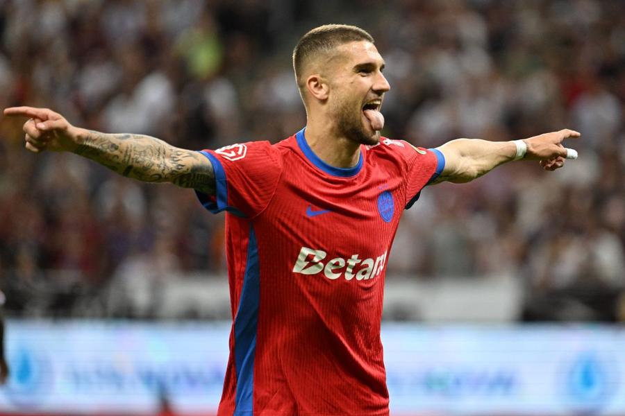 Sezonul trecut, FCSB s-a reinventat odată cu accesul pe tabloul principal din Europa League: a gestionat perfect programul cu două meciuri pe săptămână, s-a calificat în primăvara europeană și a câștigat titlul, foto: Imago Images Statisticienii au refăcut calculele la titlu » Cine e văzută mare favorită și ce echipă este cotată cu șansa a doua