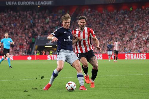 Yeray Alvarez, într-un duel cu Rasmus Hojlund