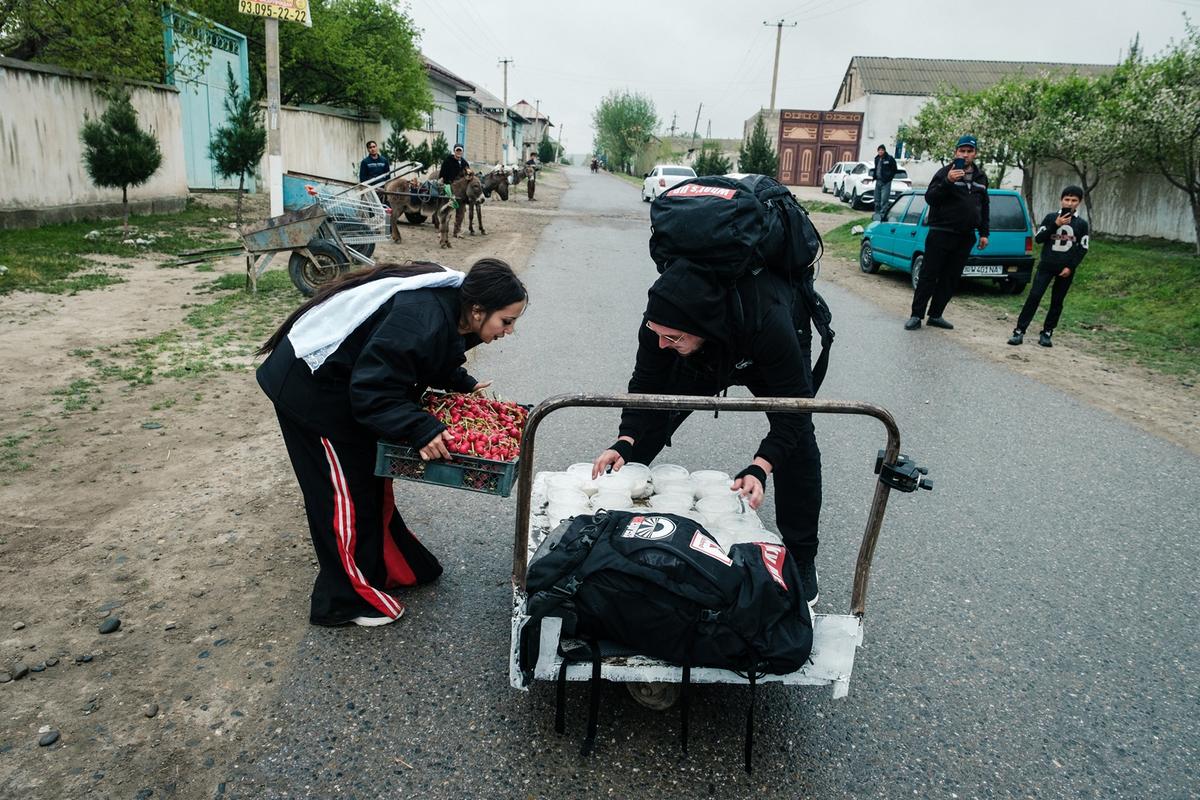 De la Raliul Dakar, la Asia Express: „Te costă 500.000 de euro, dar să dormi la cort!”
