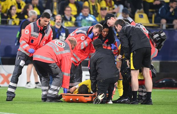 Momente înghețate! Meciul Borussiei Dortmund, perturbat de colapsul subit al unui jucător, paramedicii au intervenit imediat