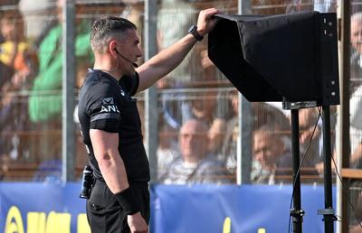 UEFA a modificat 10 reguli impuse de FIFA, la startul Champions League! » Se aplică și în Superliga, Istvan Kovacs a fost vizat