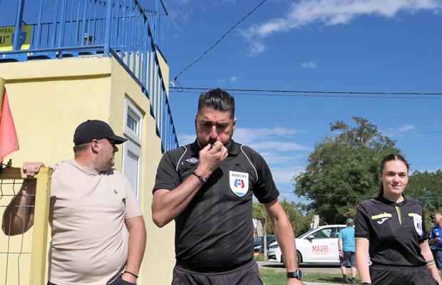 Din Anglia, în Liga 6 Prahova! Fost fotomodel în brigada de arbitri: „Ai văzut că era să ne bage mortu-n casă înainte de final”
