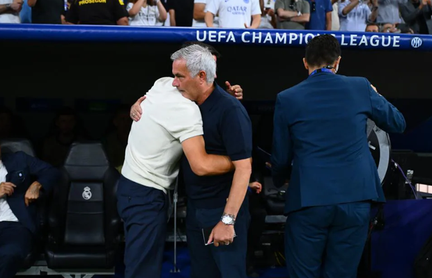 Mai iute ca Mourinho: cum l-a depășit Chivu pe fostul lui antrenor de la Inter! » Italienii îi dau însă și o bilă neagră
