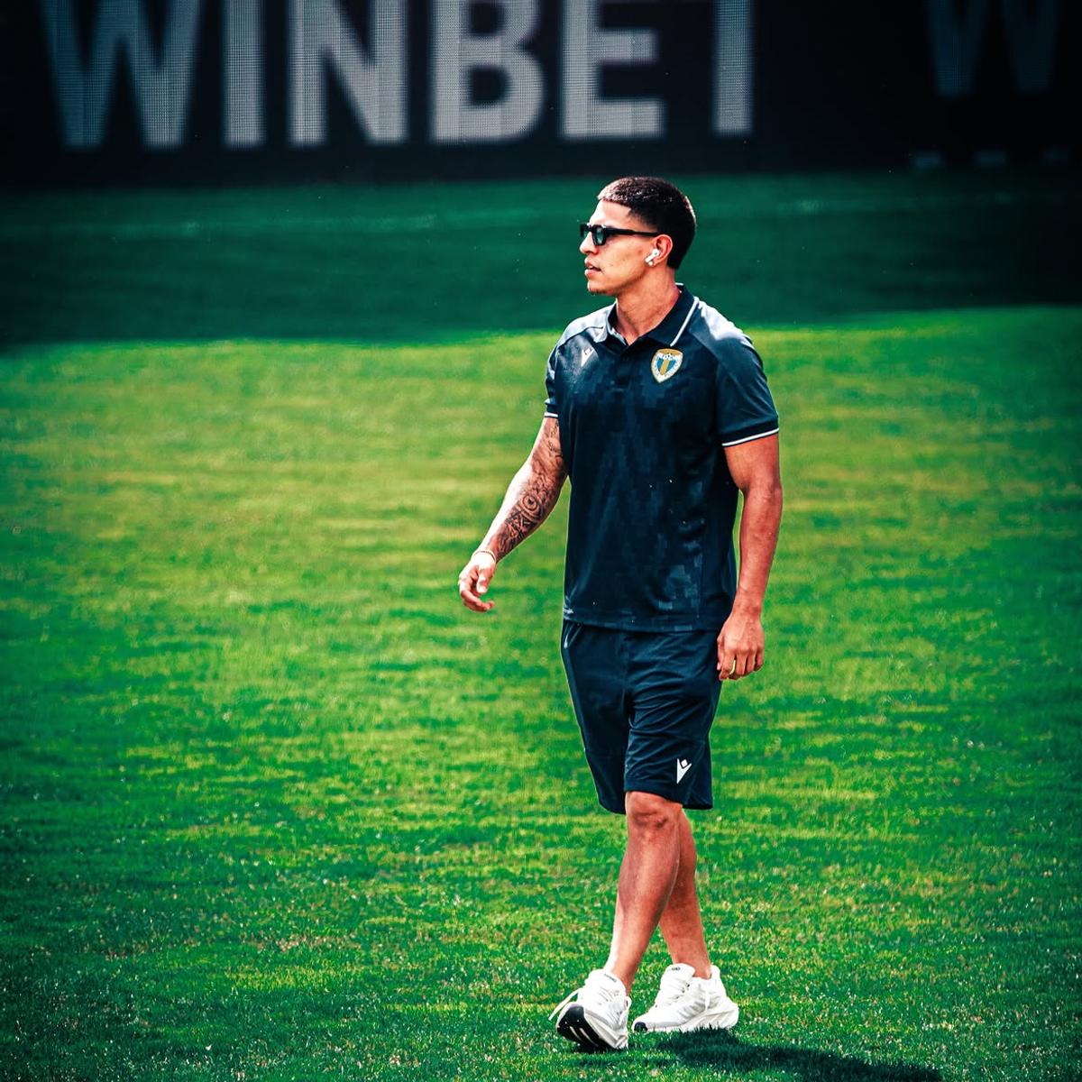 În luna mai, polițiștii i-au ciuruit mașina și era exclus din națională » Acum e liderul revelației din Superliga!