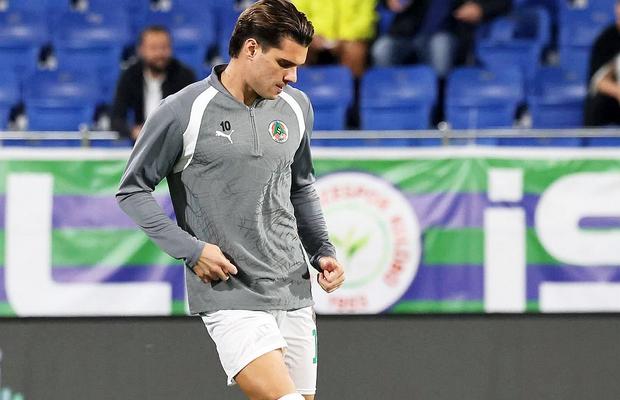 Ioan Becali confirmă interesul pentru Ianis Hagi: „Am auzit de ofertă. Salariu de 1,2 milioane de euro”
