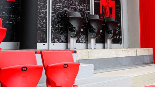 Trei locuri „de doliu” au fost create pe BayArena din Leverkusen / Foto: Bild