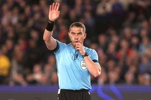 UEFA a modificat 10 reguli impuse de FIFA, la startul Champions League! » Se aplică și în Superliga, Istvan Kovacs a fost vizat