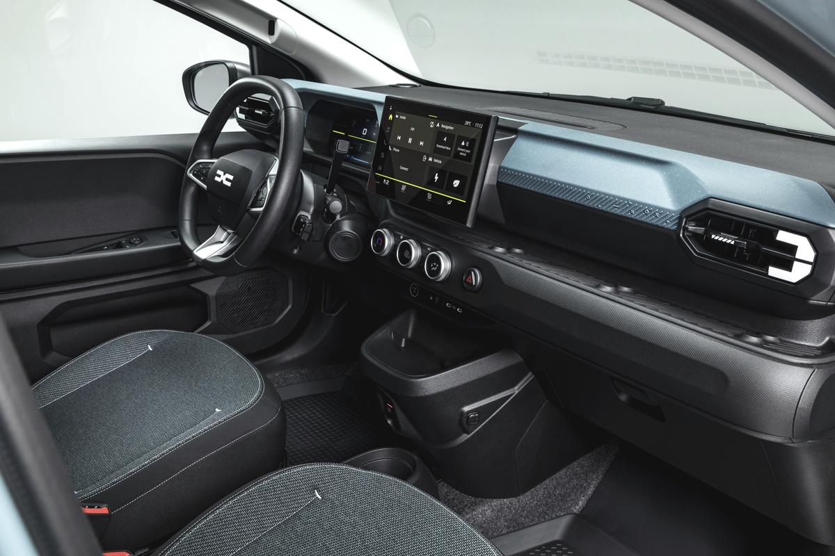 Surpriză: România, ignorată! Unde au ales să fabrice noua Dacia Spring + cum arată și preț