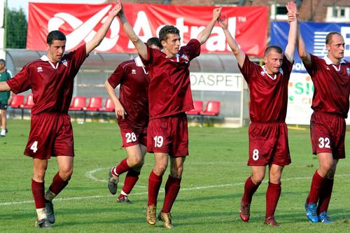 Dorinel Munteanu (al doilea jucător de la dreapta la stânga)