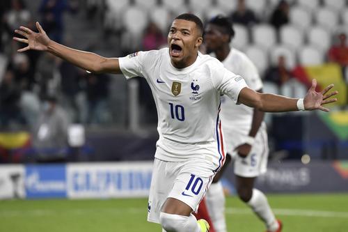 Kylian Mbappé, atacantul de 22 de ani și 291 de zile, cel mai tânăr internațional albastru care ajunge la 50 de selecții, a fost cel mai bun francez în fața Belgiei, scor 3-2. Foto: Imago