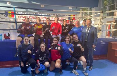 În căutare de medalii » Cinci pugiliste vor participa la CE de box feminin din Muntenegru