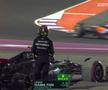 Mașinile Mercedes s-au acroșat la start, Hamilton a abandonat / Sursă foto: Twitter