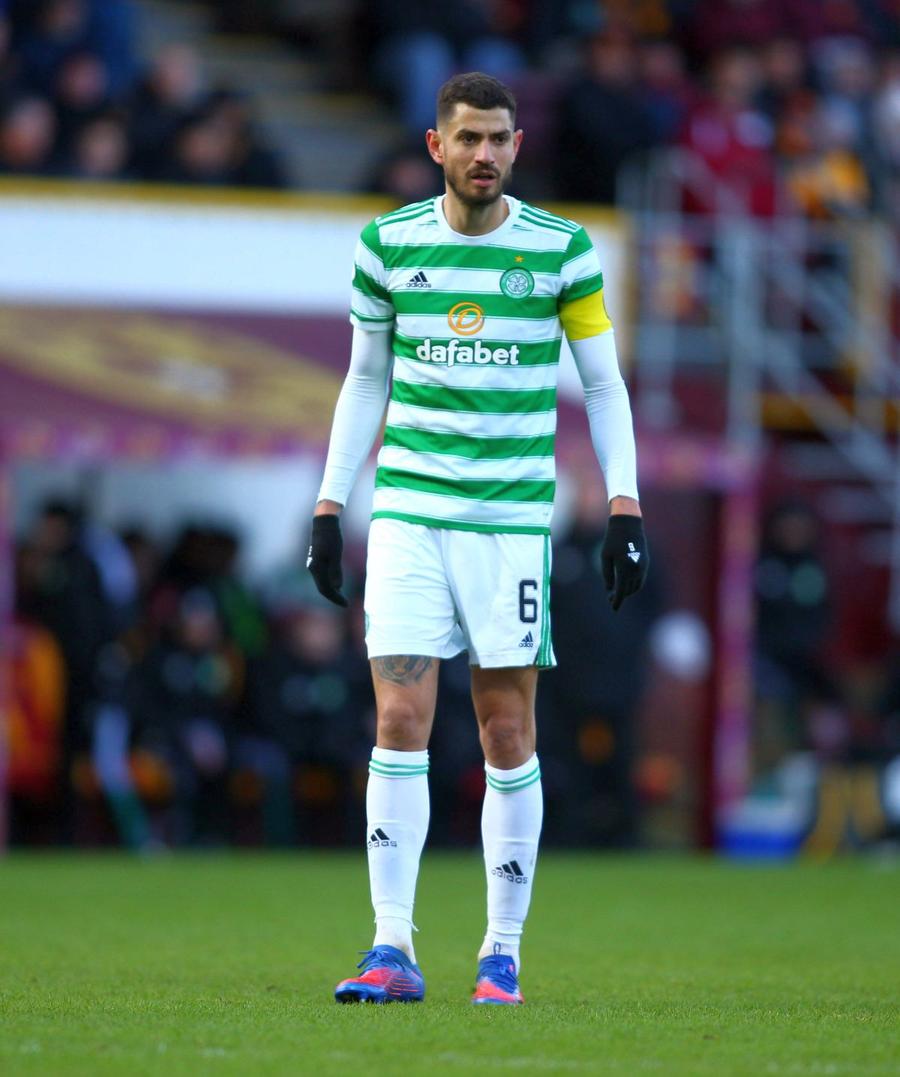 Nir Bitton, în timpul unui meci Motherwell - Celtic. Foto: Imago Fanii lui Celtic, de partea Palestinei în conflictul cu Israelul: „Glorie rezistenței” » Fostul jucător al scoțienilor le-a dat o replică dură: „Nu aveți nicio idee despre acest conflict! Nici măcar nu știți unde e Israelul pe hartă”