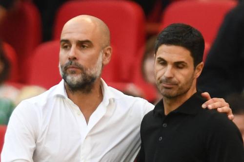 Pep Guardiola și Mikel Arteta