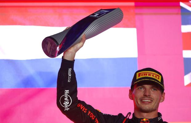 Max Verstappen, suprem și în Qatar, în week-end-ul în care a sărbătorit al treilea titlu la rând! Accident cu piloții Mercedes