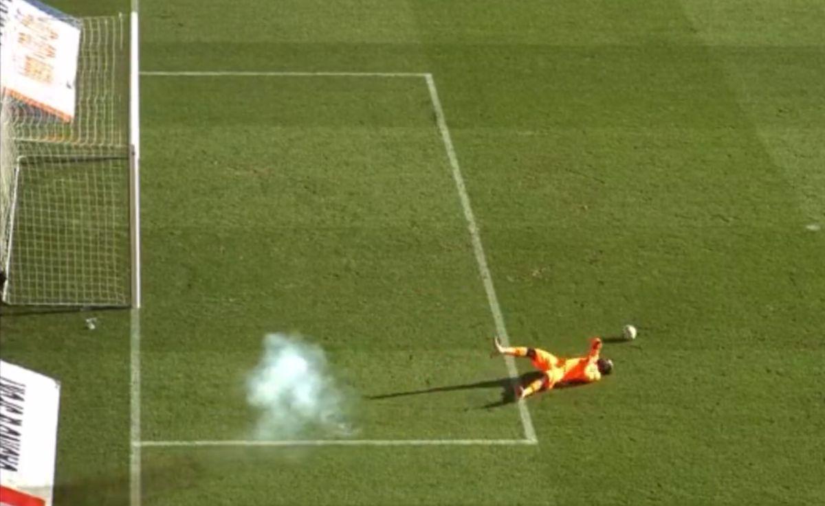 Meci suspendat în Ligue 1 » Incident reprobabil în prelungiri! Poliția a arestat deja vinovatul