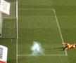 A venit verdictul » Ce se întâmplă cu partida din Ligue 1, suspendată după ce o petardă a explodat lângă portarul lui Clermont + Ce sancțiune au primit gazdele