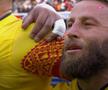 Scene emoționante la România - Tonga » Florin Surugiu și-a luat rămas bun în lacrimi de la „stejari”