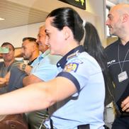 Sosire Dănuț Lupu. Fostul internațional a fost preluat de polițiști pe aeroportul din Otopeni (foto: Cristi Preda/GSP)