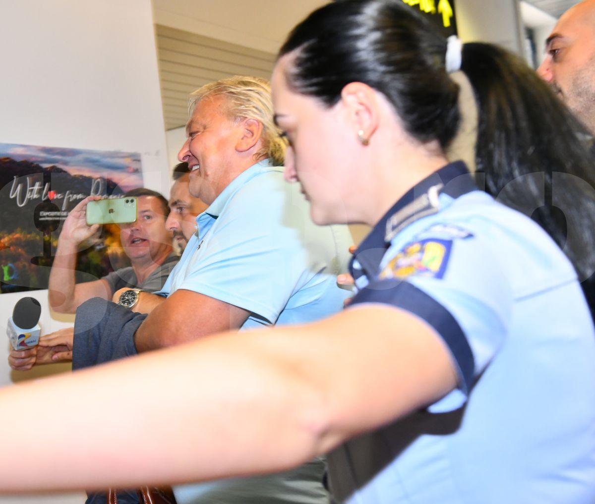 Sosire Dănuț Lupu. Fostul internațional a fost preluat de polițiști pe aeroportul din Otopeni